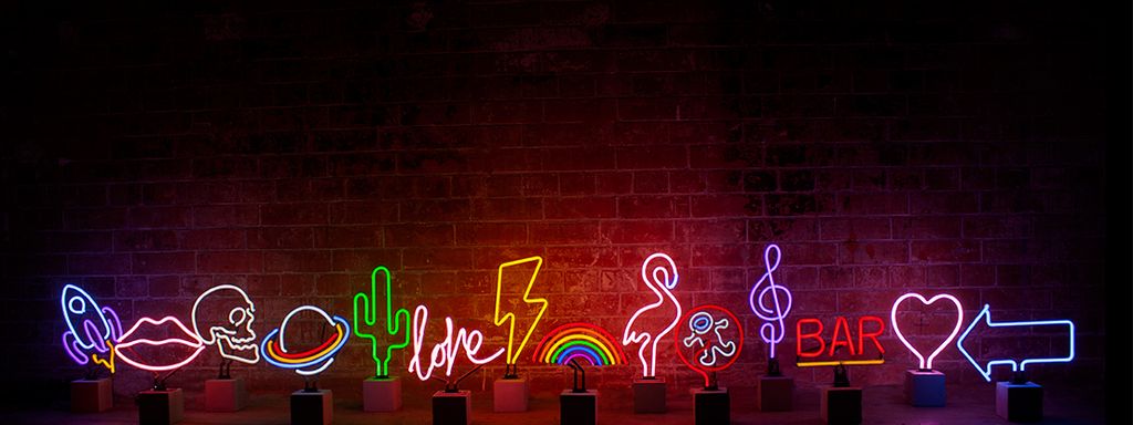 Chic Woman' Wall Artwork - LED Neon – Locomocean USA
