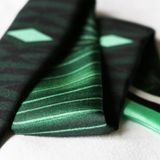Foulards et écharpes - Fétiche à nouer 100 % twill de soie - bandeau/ruban - Soft Wax green - MAISON FÉTICHE