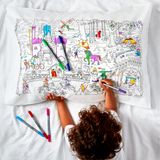 Couettes et oreillers - taie d'oreiller contes et légendes - EATSLEEPDOODLE