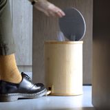 Mobilier et rangements pour bureau - POMP Poubelle à pédale - placage bambou - GUDEE
