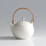 Ceramic - YUI teapot with natural wood handle (330ml, 600 ml) - SALIU