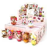 Sculptures, statuettes et miniatures - Figurine Ladurée macaron x Tokidoki - ARTOYZ