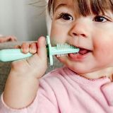 Accessoires pour bain enfants  - Brosse à dent double face ergonomique pour bébés 6 mois - BABIREVA