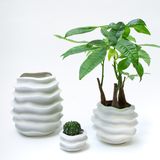 Vases - Vase blanc AYA en biscuit de porcelaine H=14cm, D=17cm. - YLVAYA DESIGN