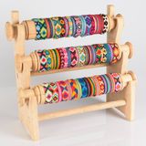 Bijoux - Pack : Lot de 50 Bracelets brésiliens variés + un présentoir en bois - HUAIRURO