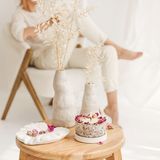 Candles - Soy Wax Candle With Red Rose Petals 250g - AURAE