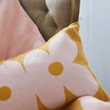 Couettes et oreillers - Plaid à base de coton recyclé DAISY curcuma/rose - LIV INTERIOR