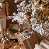 Christmas garlands and baubles - Christmas Tree Decoration - Lou de Castellane - LOU DE CASTELLANE