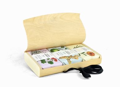 Soaps - WOOD BOX SOAP SET - with 3 bar soaps of your choice - SAVON STORIES
