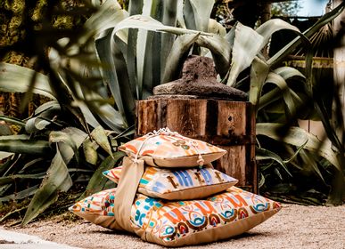 Coussins - Collection cuissins imprimée en pyramide avec ceinture - LE BOTTEGHE DI SU GOLOGONE
