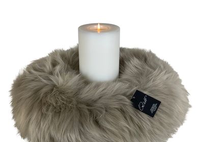 Decorative objects - Wreath of real merino lamb fur - QULT DESIGN GMBH