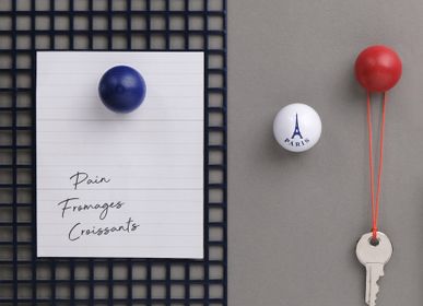 Gifts - Eiffel Tower magnetic ball - blue white red - TOUT SIMPLEMENT,