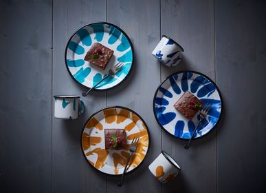 Unique pieces - Un petit dîner couleur+assiettes à dessert - KAPKA ENAMELWARE