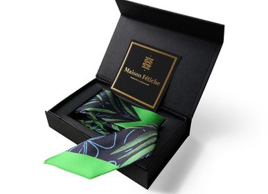 Foulards et écharpes - Fétiche à nouer 100 % twill de soie - bandeau/ruban - Palm Green - MAISON FÉTICHE