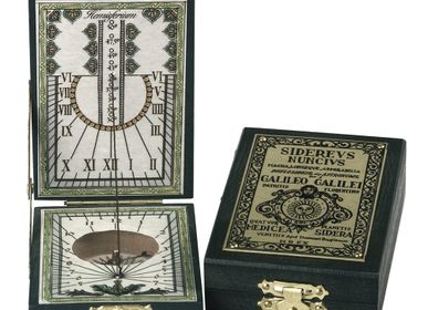 Gifts - Sundial - Pizarro Brass - HEMISFERIUM