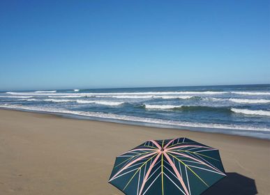Objets design - Parasol de plage - Stella vert lumière - Klaoos - KLAOOS