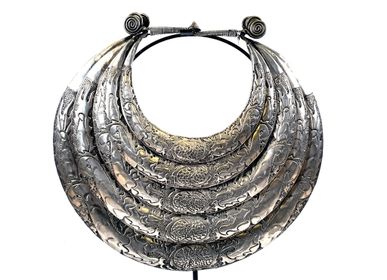 Decorative objects - Chinese Minority Headdress and Jewelry - ASIADECORATION / OBJETSCHINOIS