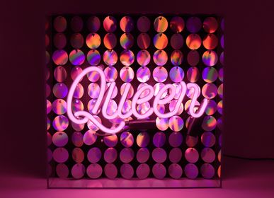 Objets de décoration - Boîte à néon en acrylique 'Queen' avec paillettes - LOCOMOCEAN