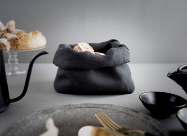 Design objects - Deneb - Black bread basket - MOLFO