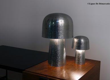 Lampes de table - Chapelière martelée - LIGNES DE DEMARCATION