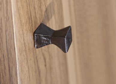 Artistic hardware - AKA Cabinet pull - OBJET INSOLITE
