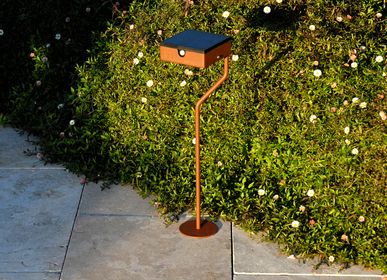 Outdoor floor lamps - TEE round base solar terminal - LYX LUMINAIRES