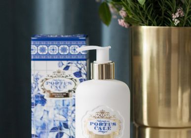 Beauty products - Portus Cale Gold & Blue Hand & Body Wash - CASTELBEL