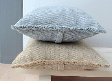 Comforters and pillows - Plant dyed Finnish lamb wool cushion, Kaarnas - BONDEN