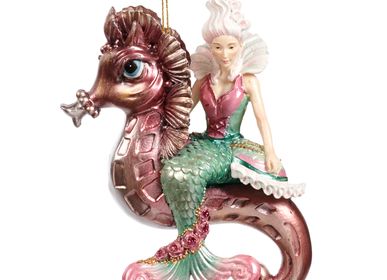 Other Christmas decorations - BAROQUE MERMAID RIDING SEAHORSE ORN PRPL 13,5CM - GOODWILL M&G