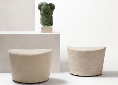 Objets design - PERSEUS POUF EN MOUTON / TRAVERTIN - GIOBAGNARA