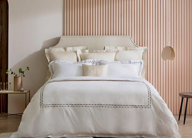 Bed linens - Triva Collection, Victory Bronze - CROWN GOOSE