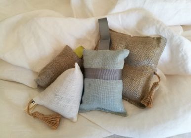 Fabric cushions - Scented pouches pyramid - indoor fragrance diffuser - GAULT PARFUMS