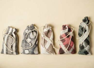 Stools for hospitalities & contracts - ARTEADDOSSO hemp gauze bag with lavander - XENIA TURCHETTI