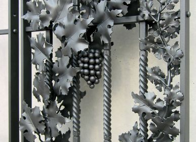 Décorations florales - Grille pour fenêtre en fer forgé.  - VILLIZANINI