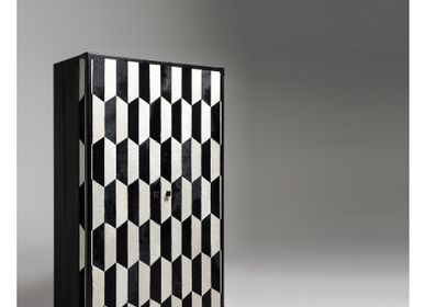 Objets design - Armoire Neue avec étagère à vin - LARISSA BATISTA