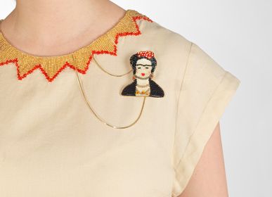 Cadeaux - Frida Kahlo handmade beaded brooch - HELLEN VAN BERKEL HEARTMADE PRINTS