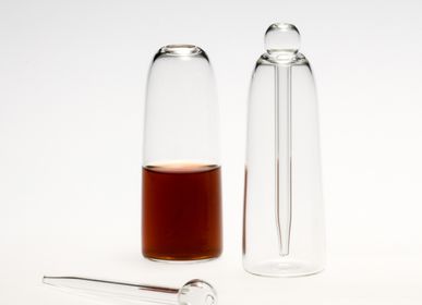 Oils and vinegars - SANS PIPER MOT, vinegar set. - LAURENCE BRABANT EDITIONS