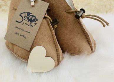 Childcare  accessories - Baby booties in suede  - SHEEP BY THE SEA