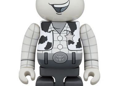 Sculptures, statuettes and miniatures - figurine Bearbrick 1000% Toy Story - Woody Black & White - ARTOYZ