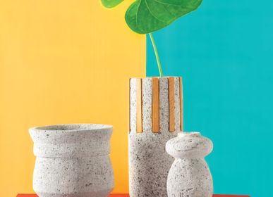 Vases - Collection d'urne et de vase en pierre ponce  - DESIGN COMMUNE
