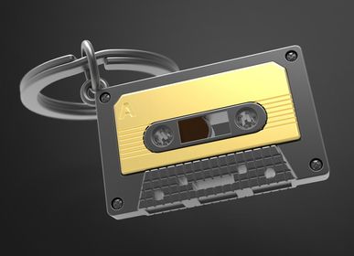 Gifts - Audio Tape K7 Vintage Key Chain - METALMORPHOSE
