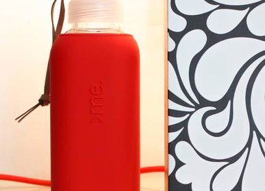 Gifts -  REUSABLE GLASS BOTTLE RED (600ml)  SQUIREME. Y1 SUSTAINABLE - SQUIREME.