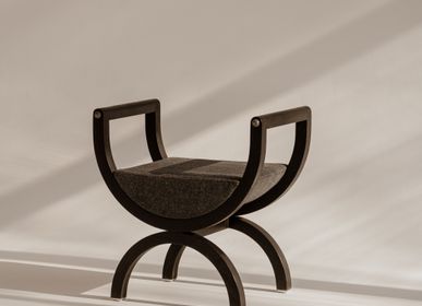 Settees - ODDITY curule chair / Square Drop - NÓW.NEW CRAFT POLAND