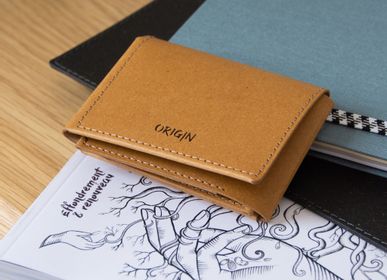 Leather goods - Card Holder 1 Wing - Recycled Leather - Made in Europe - ORIGIN LAB