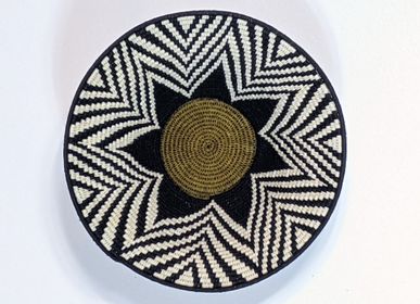 Unique pieces - Diamini Mother of Pearl sisal basket, 31cm, Eswatini - MALKIA HOME