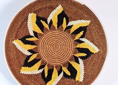 Other wall decoration - Flower Earth Tone Sisal Basket, 31cm, Eswatini - MALKIA HOME