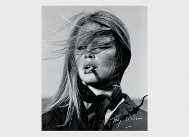 Apparel - Terry O’Neill | Book - NEW MAGS
