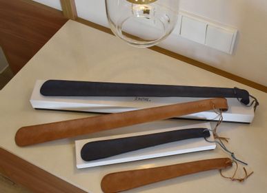 Homewear - Vegan leatherette covered shoe horn - MON CINTRE