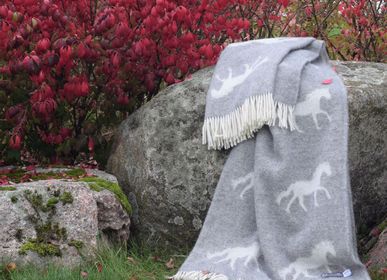 Plaids - Couvre-lit cheval en pure laine - Disponible en noir et gris doux - 130 x 190 cm - J.J. TEXTILE LTD