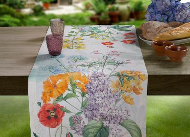 Table cloths - "Spring" Linen Table Runner - THE NAPKING  BY BELLAVIA HOME